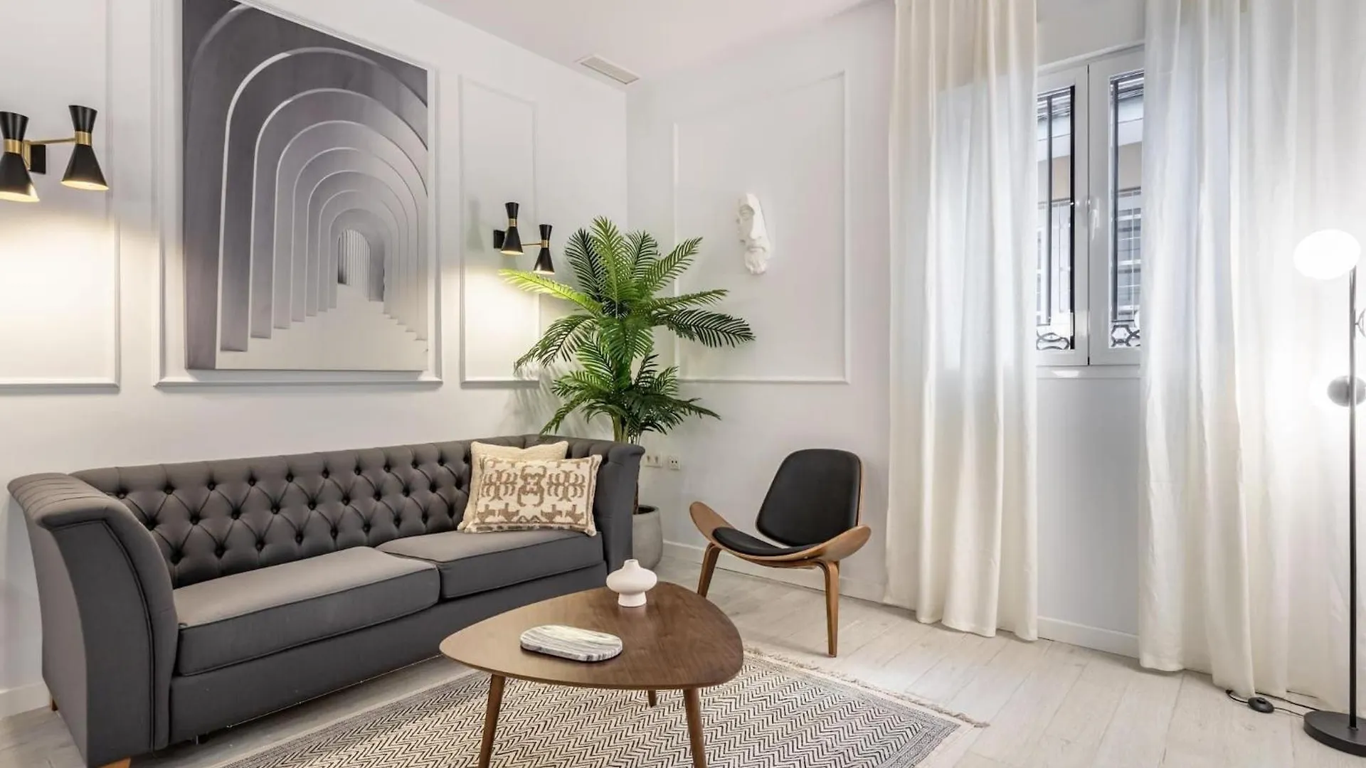 Central Stylish And Elegant 1 & 2 Bedroom Apartments III Granada España