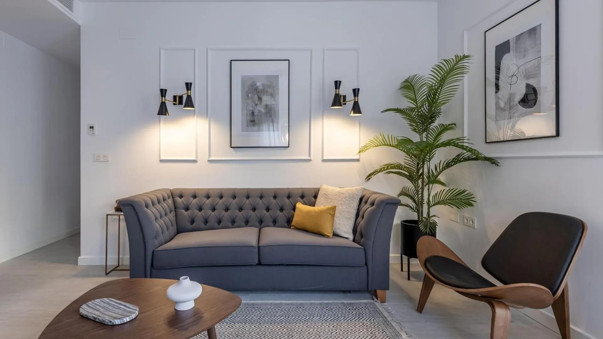 Central Stylish And Elegant 1 & 2 Bedroom Apartments III Granada